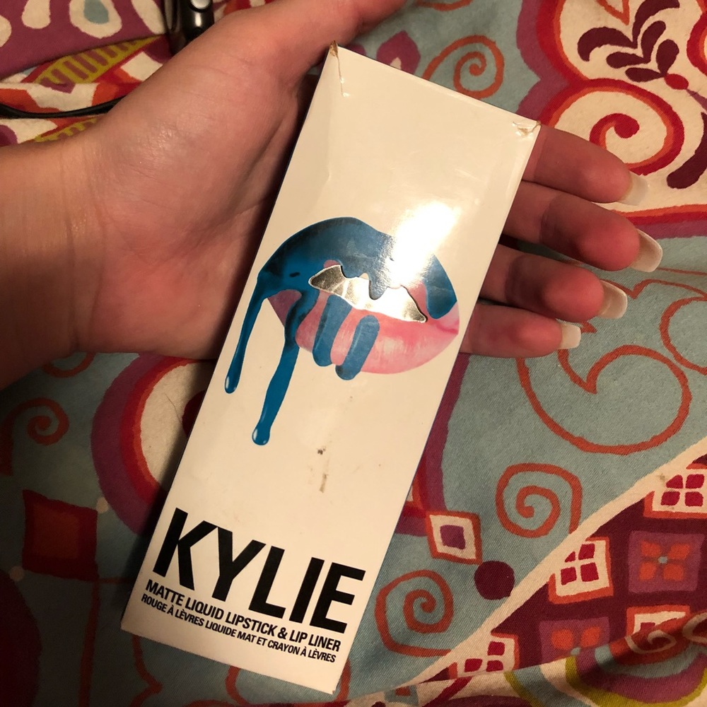 Kylie lip kit skyline blue